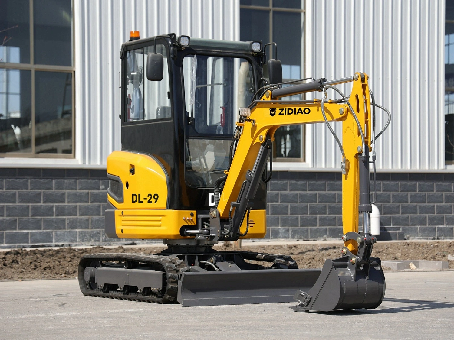 Мини-экскаватор ZIDIAO DL-29 в 2-х цветах 2900 кг
