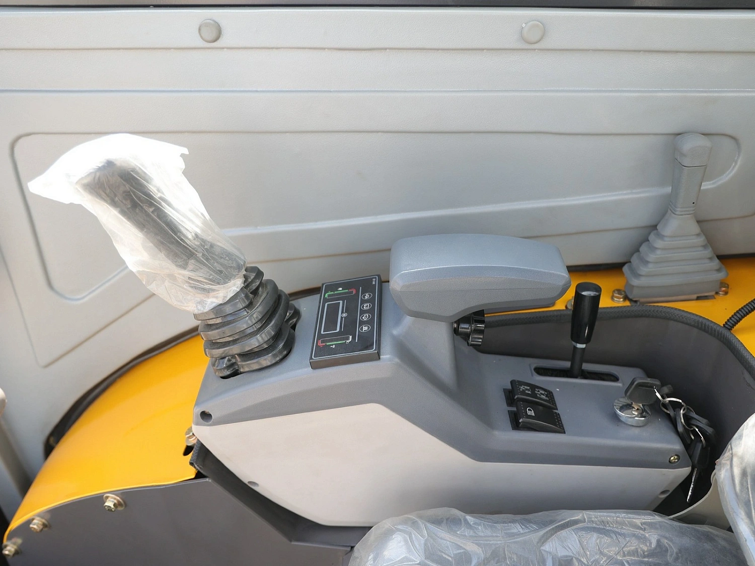 Мини-экскаватор ZIDIAO DL-29 в 2-х цветах 2900 кг